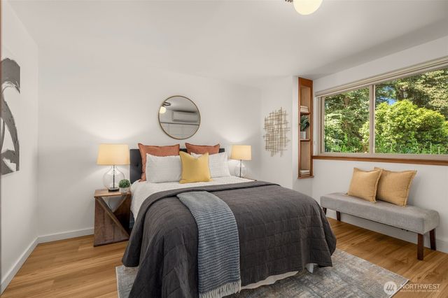 4000 SW Myrtle Street, Seattle, WA 98136