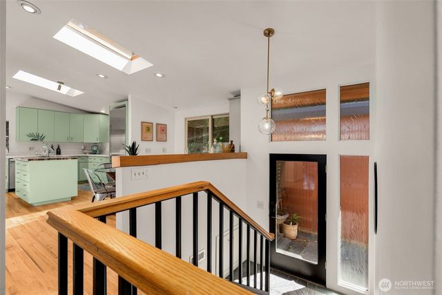 4000 SW Myrtle Street, Seattle, WA 98136