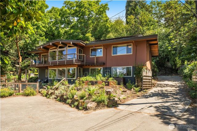 4000 SW Myrtle Street, Seattle, WA 98136
