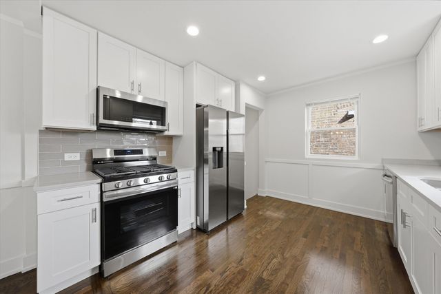 8113 S Campbell Avenue, Chicago, IL 60652