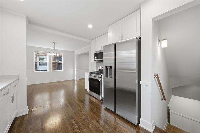 8113 S Campbell Avenue, Chicago, IL 60652