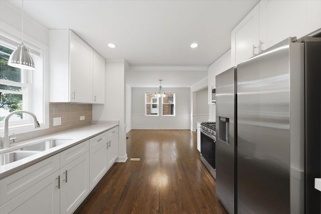 8113 S Campbell Avenue, Chicago, IL 60652
