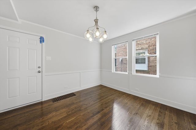 8113 S Campbell Avenue, Chicago, IL 60652