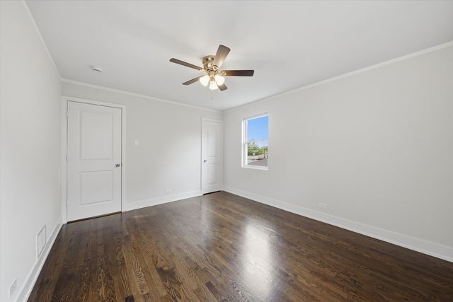 8113 S Campbell Avenue, Chicago, IL 60652