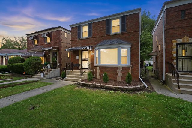 8113 S Campbell Avenue, Chicago, IL 60652