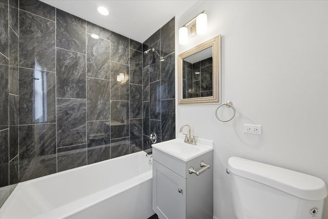8113 S Campbell Avenue, Chicago, IL 60652