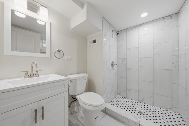 8113 S Campbell Avenue, Chicago, IL 60652