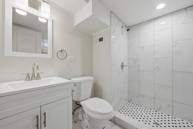 8113 S Campbell Avenue, Chicago, IL 60652