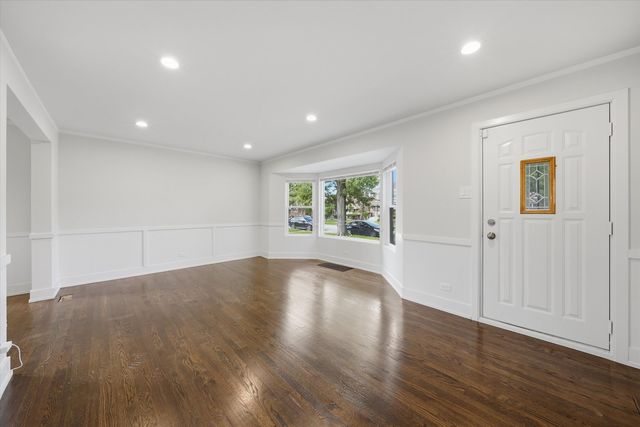 8113 S Campbell Avenue, Chicago, IL 60652