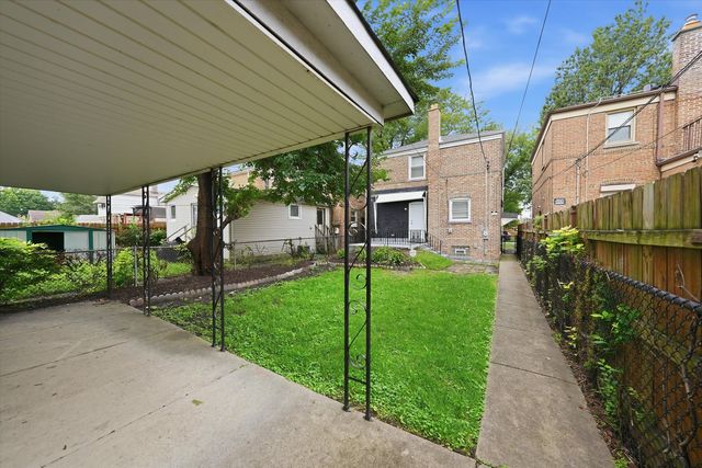 8113 S Campbell Avenue, Chicago, IL 60652