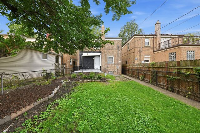 8113 S Campbell Avenue, Chicago, IL 60652