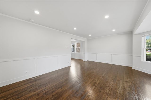 8113 S Campbell Avenue, Chicago, IL 60652