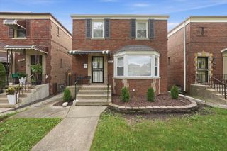 8113 S Campbell Avenue, Chicago, IL 60652