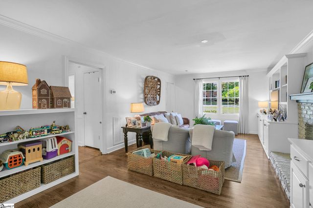 12 Buckingham Road, Greenville, SC 29607