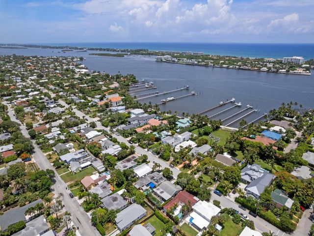1615 N Lakeside Drive, Lake Worth Beach, FL 33460