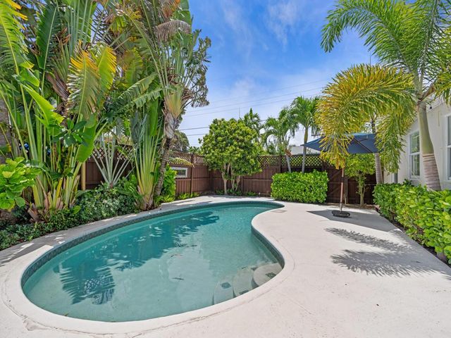 1615 N Lakeside Drive, Lake Worth Beach, FL 33460