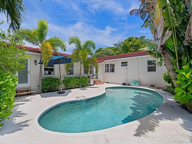 1615 N Lakeside Drive, Lake Worth Beach, FL 33460