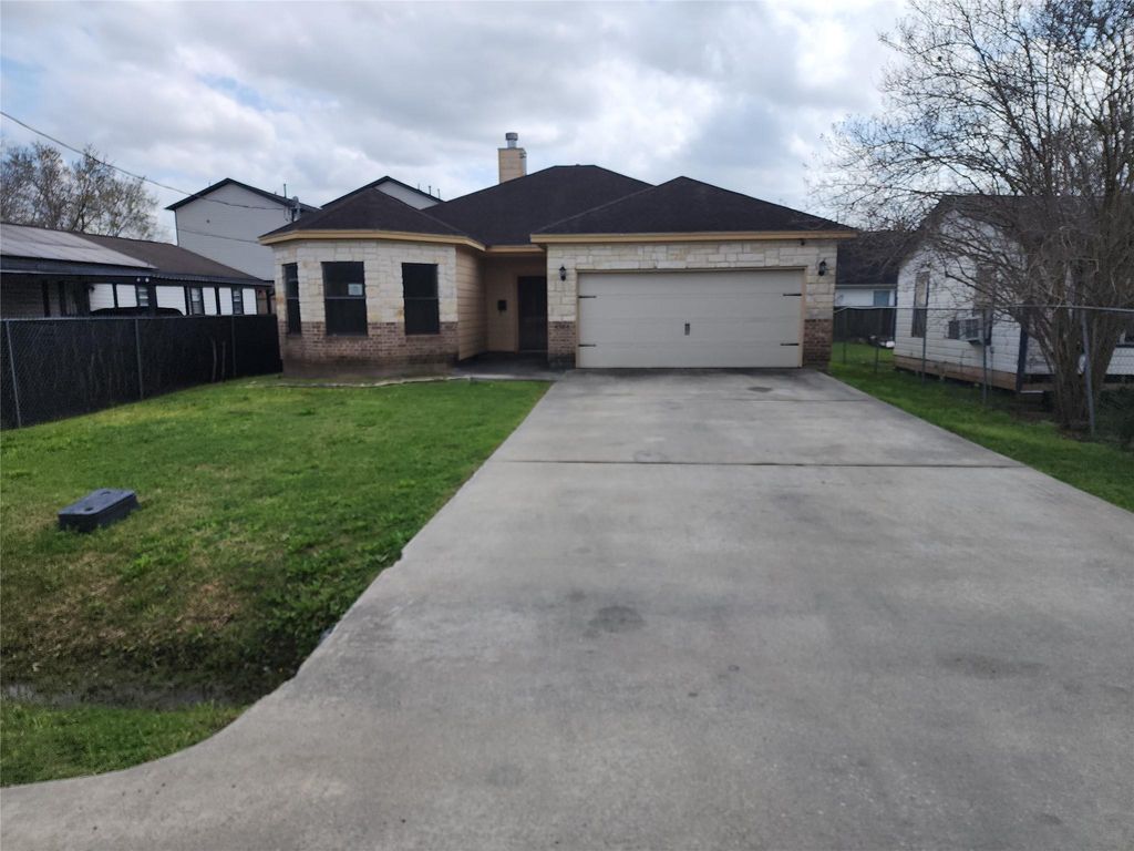 4506 Davenport Street, Houston, TX 77051