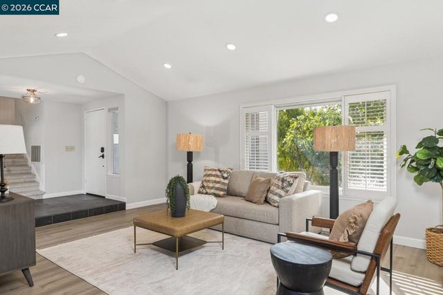 2225 Sierra Ct, Concord, CA 94518
