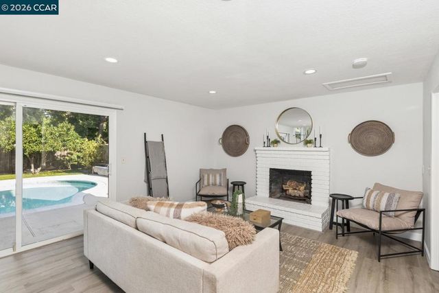 2225 Sierra Ct, Concord, CA 94518