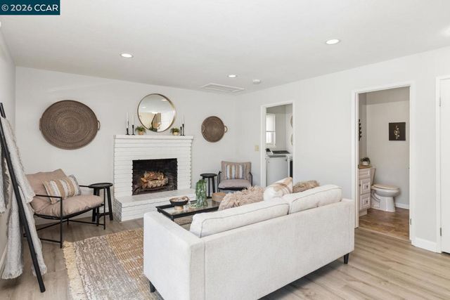 2225 Sierra Ct, Concord, CA 94518