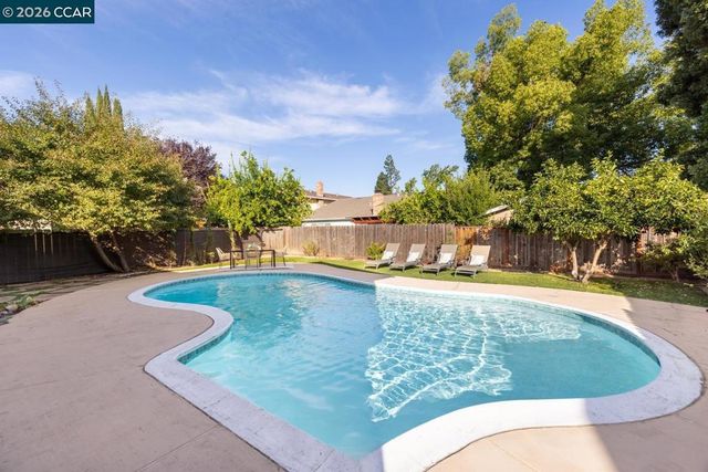 2225 Sierra Ct, Concord, CA 94518