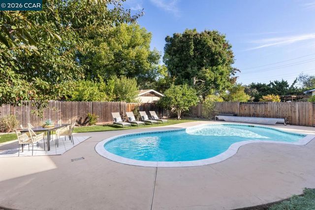 2225 Sierra Ct, Concord, CA 94518