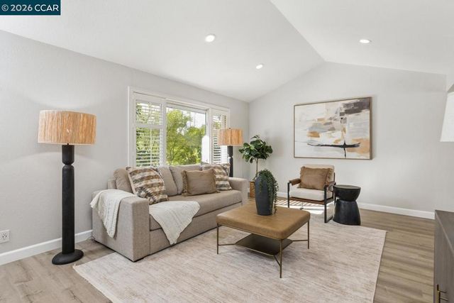2225 Sierra Ct, Concord, CA 94518