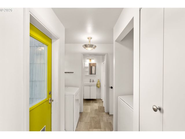 2015 Se BIDWELL St, Portland, OR 97202