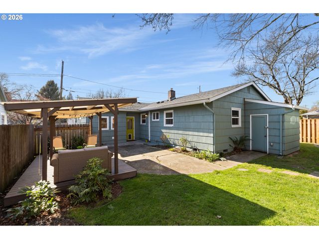 2015 Se BIDWELL St, Portland, OR 97202