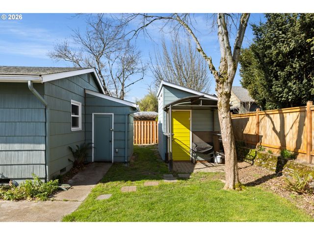 2015 Se BIDWELL St, Portland, OR 97202