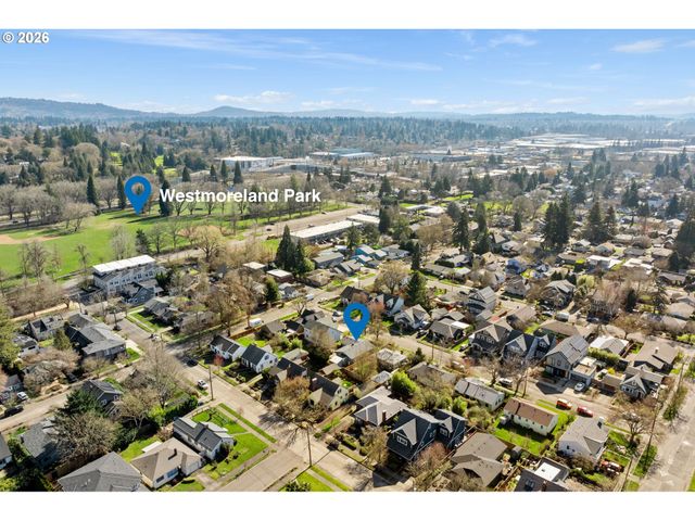 2015 Se BIDWELL St, Portland, OR 97202