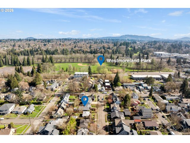 2015 Se BIDWELL St, Portland, OR 97202