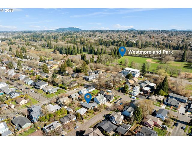 2015 Se BIDWELL St, Portland, OR 97202