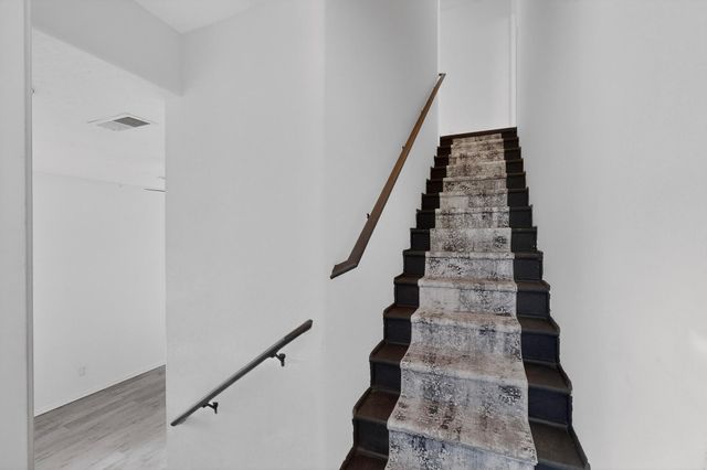 16 Sky Ridge, Santa Fe, NM 87508