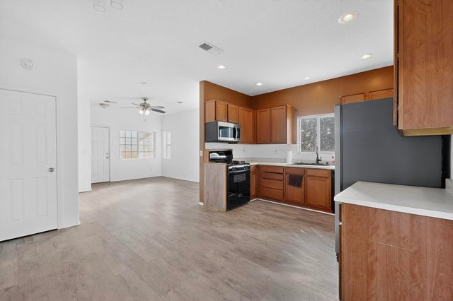 16 Sky Ridge, Santa Fe, NM 87508