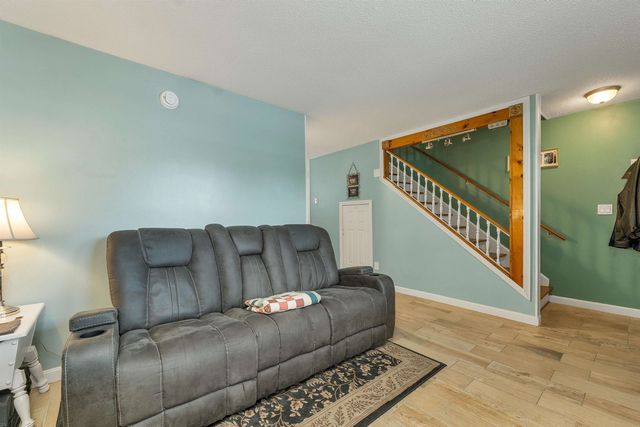 1035 S Mammoth Rd Apt 3, Manchester, NH 03109