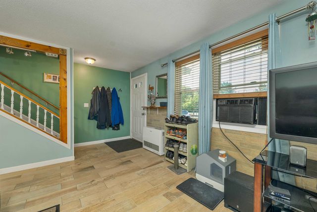 1035 S Mammoth Rd Apt 3, Manchester, NH 03109