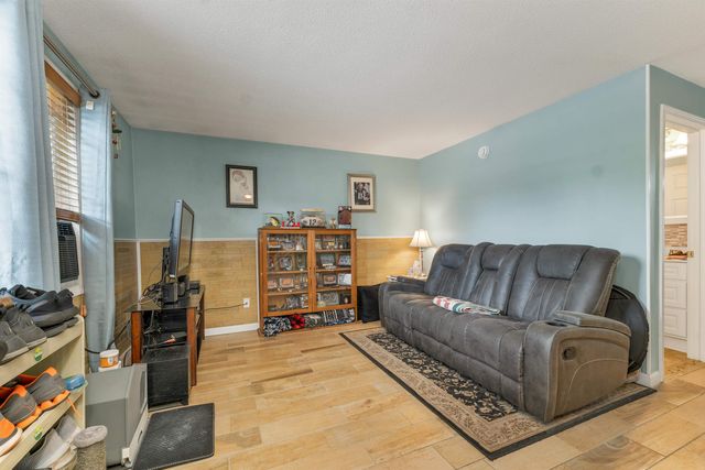 1035 S Mammoth Rd Apt 3, Manchester, NH 03109