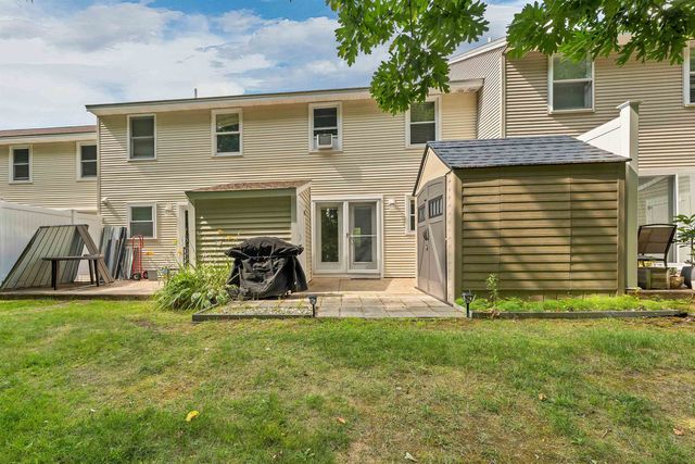 1035 S Mammoth Rd Apt 3, Manchester, NH 03109
