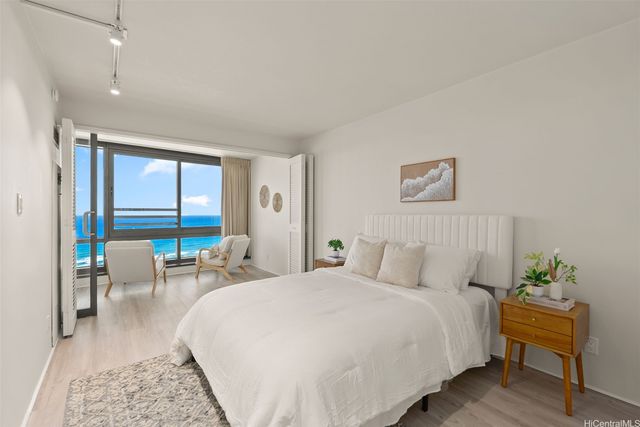 1330 Ala Moana Boulevard 3704, Honolulu, HI 96814