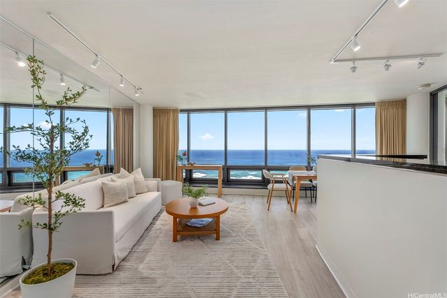 1330 Ala Moana Boulevard 3704, Honolulu, HI 96814