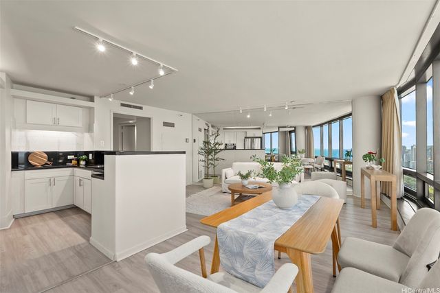 1330 Ala Moana Boulevard 3704, Honolulu, HI 96814