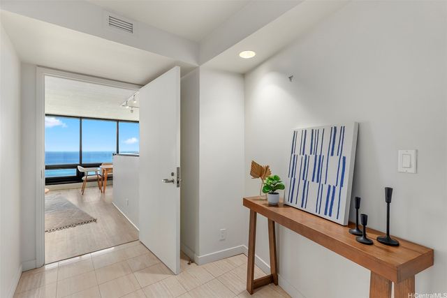 1330 Ala Moana Boulevard 3704, Honolulu, HI 96814