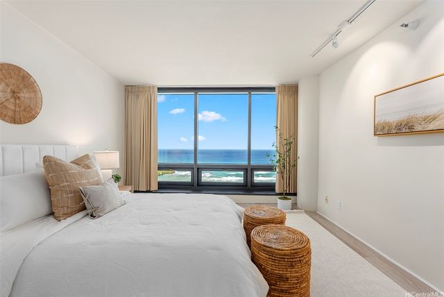 1330 Ala Moana Boulevard 3704, Honolulu, HI 96814