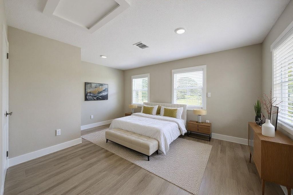 Image 11 of property listing at 8302 Tavenor Lane, Houston, TX 77075