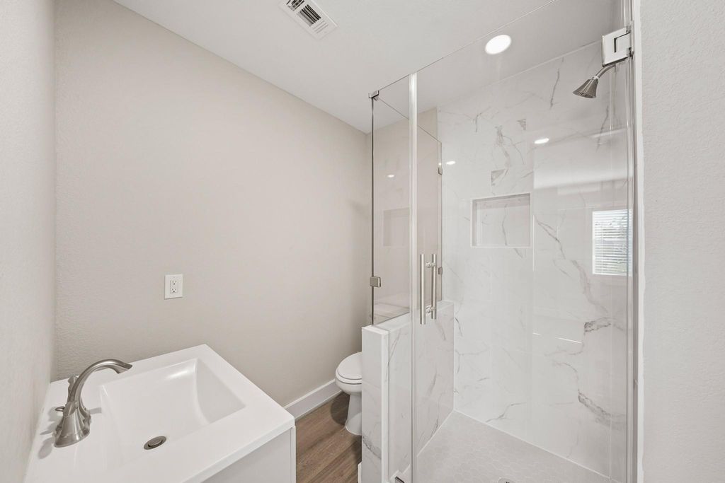 Image 30 of property listing at 8302 Tavenor Lane, Houston, TX 77075