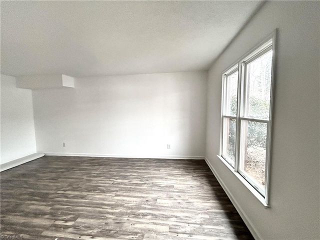 1019 Cedar Place Court, Winston-salem, NC 27107