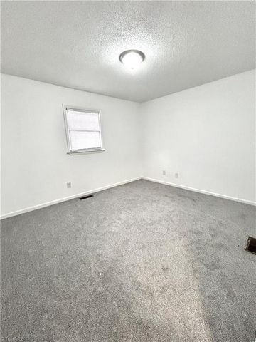 1019 Cedar Place Court, Winston-salem, NC 27107