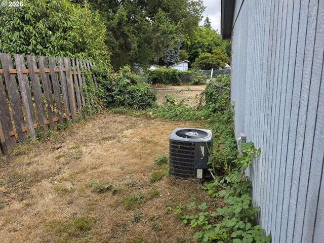 22 Se 136TH Ave, Portland, OR 97233